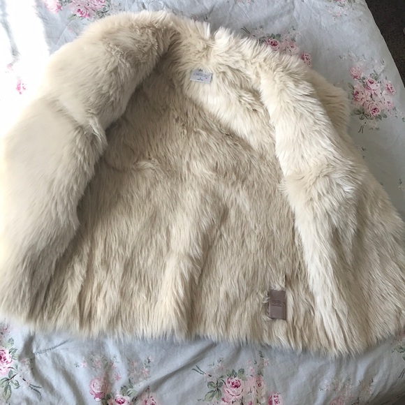 Fur vest - Picture 2 of 6